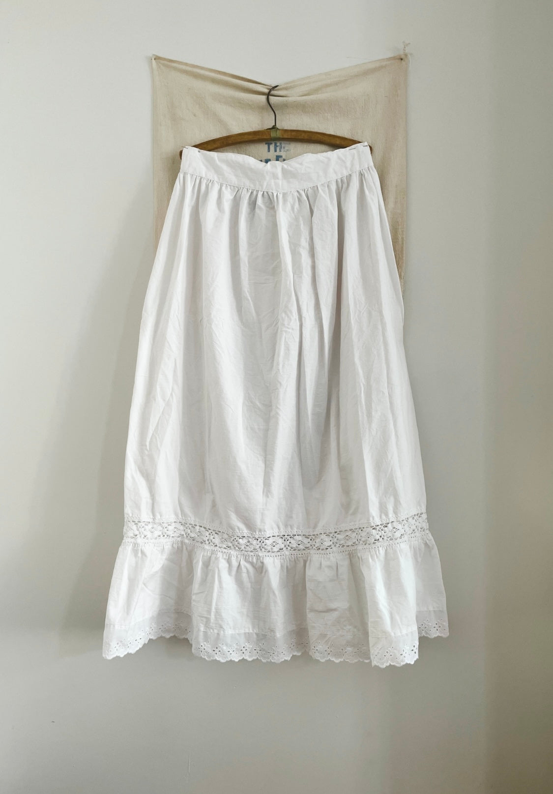 The White Skirt 03 (made to order)