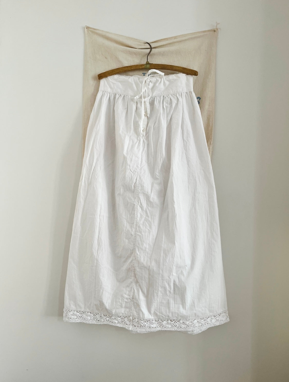 The White Skirt 04 (made to order)